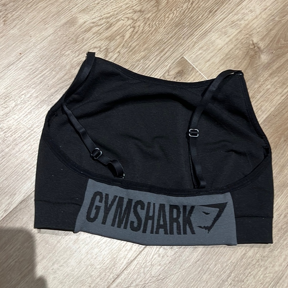 Gym-shark bra , size medium wore only once. Cleaning out my closet.